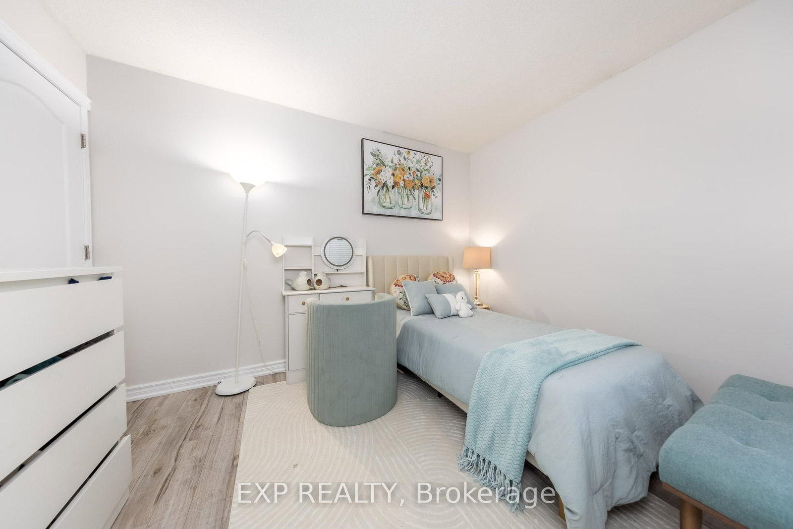 584 Elliott Crescent - Photo 23