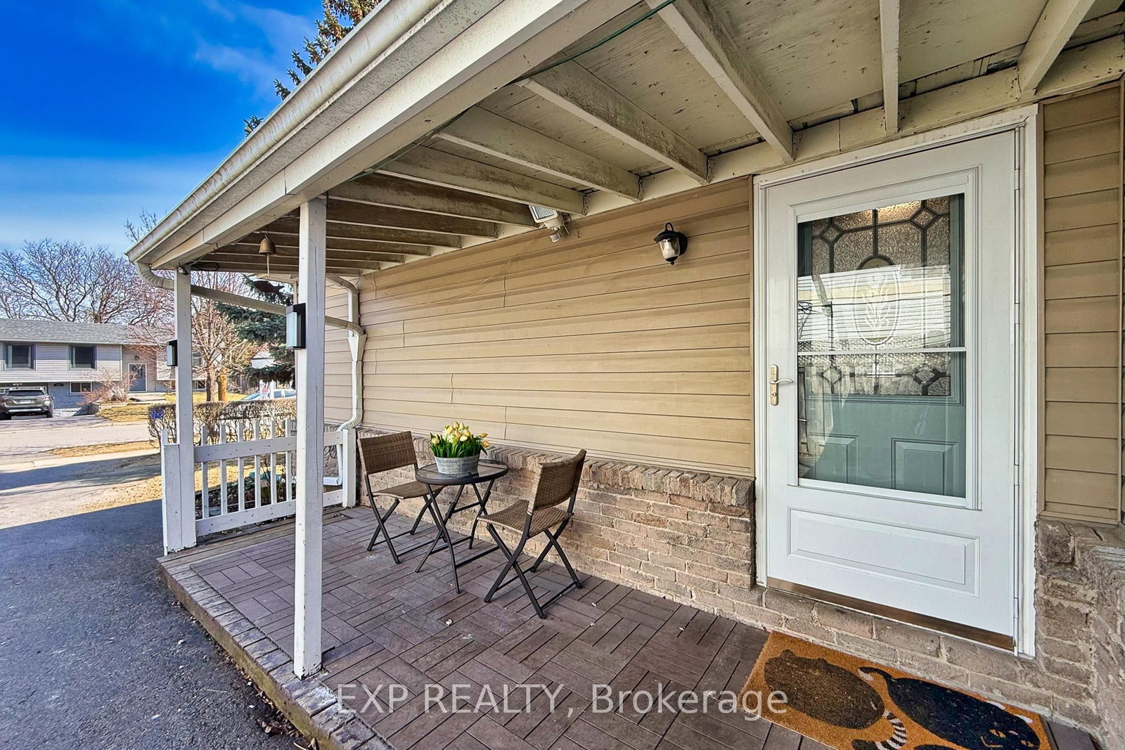 584 Elliott Crescent - Photo 5