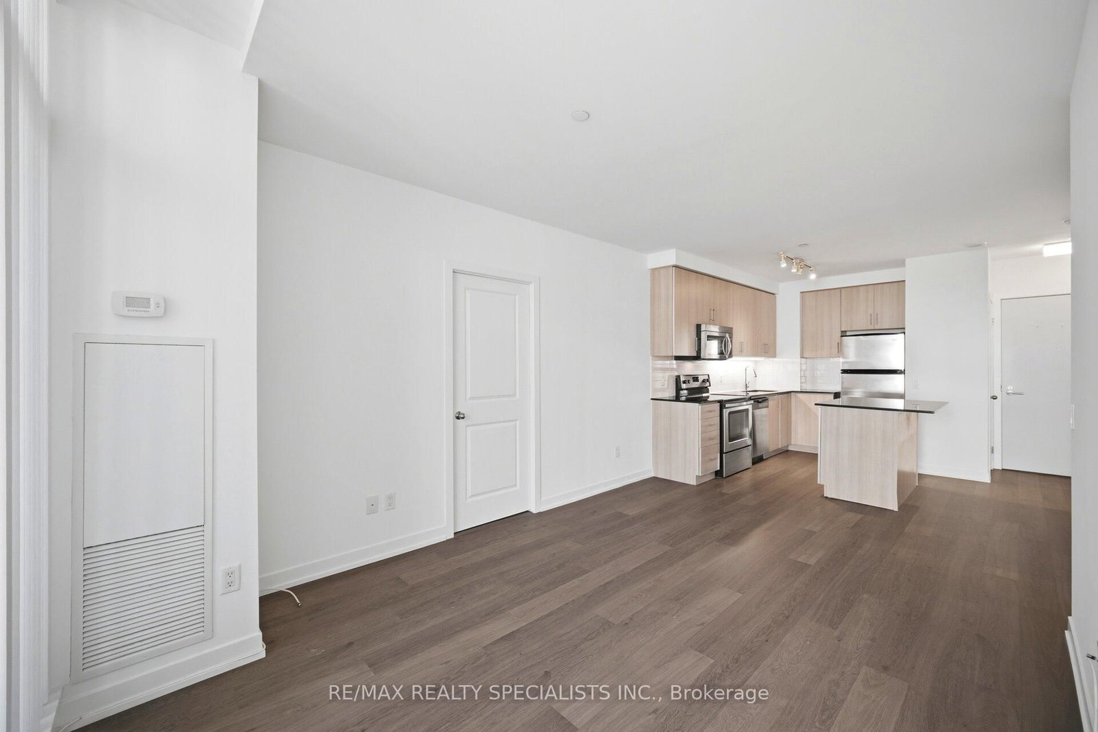 8 Fieldway Road, Unit 613 - Photo 15