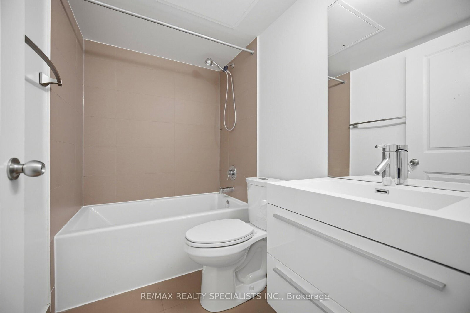 8 Fieldway Road, Unit 613 - Photo 33