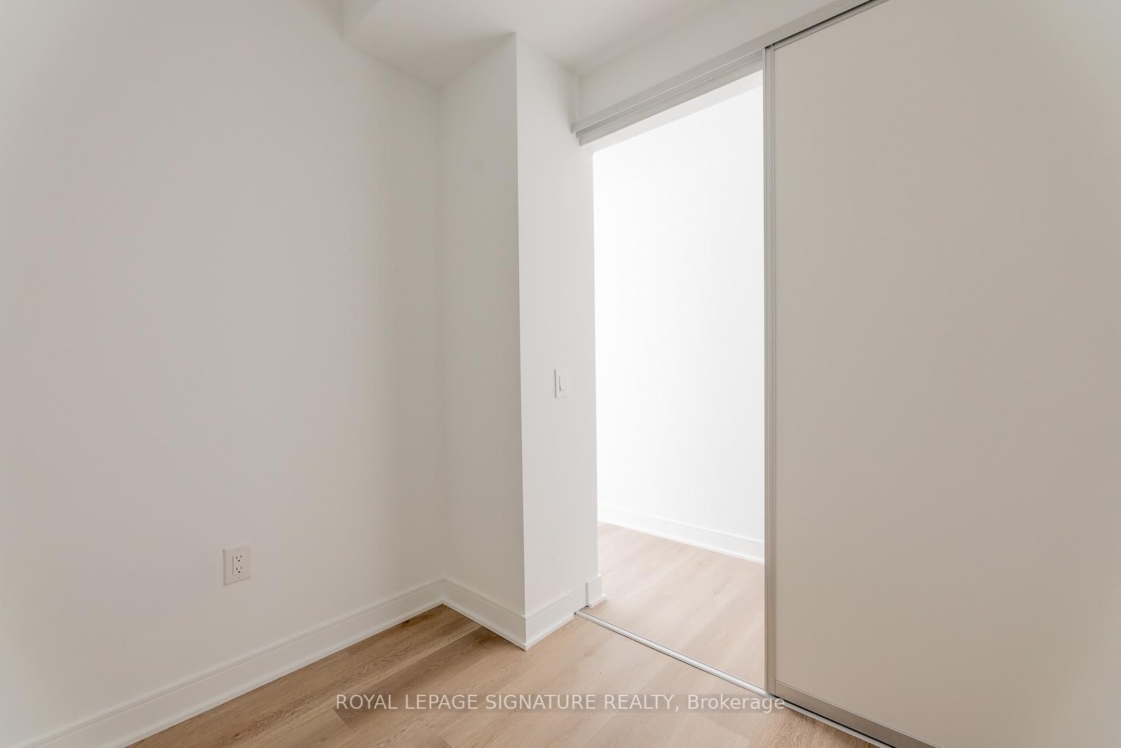 86 Dundas Street E, Unit 526 - Photo 15
