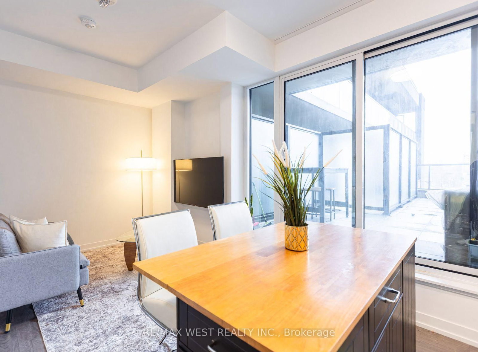 270 Dufferin Street, Unit 313 - Photo 2