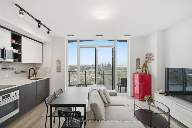 2707 - 36 Zorra Street
