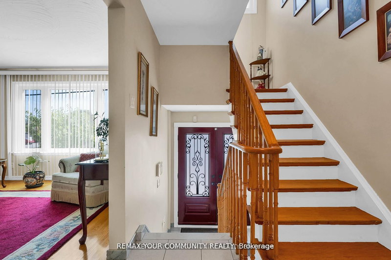 119 Dalrymple Dr, Toronto, M6N 4S2 | Image 2