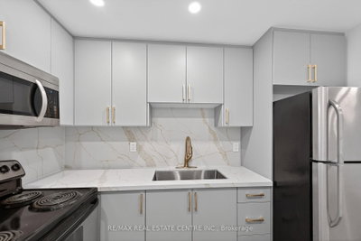 212 Kerr Oakville,ON L6K 3B1 — Photo 17