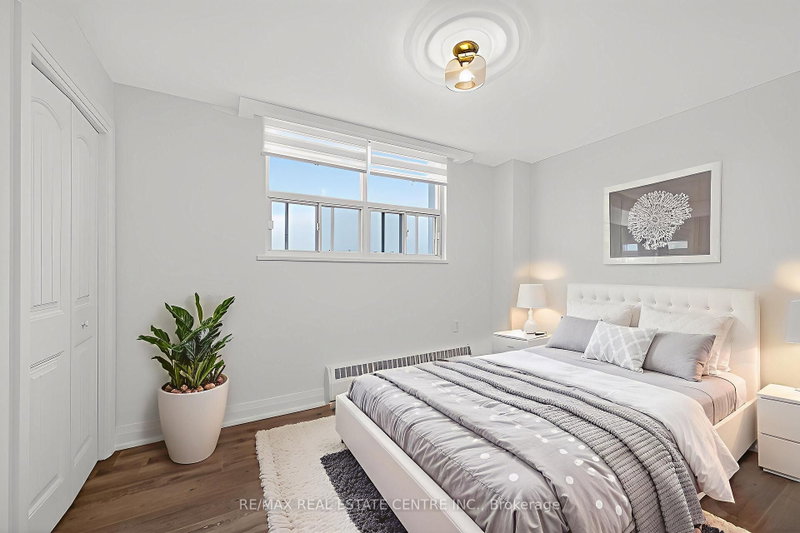 212 Kerr Oakville,ON L6K 3B1 — Photo 6