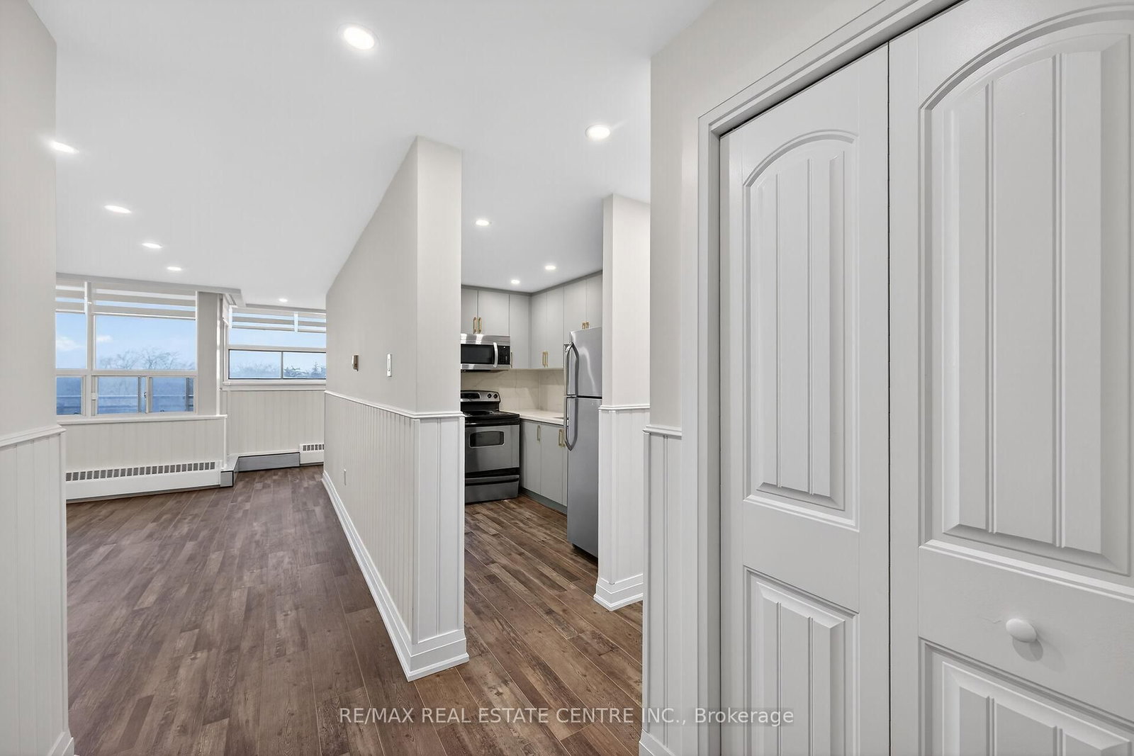 212 Kerr Oakville,ON L6K 3B1 — Photo 8
