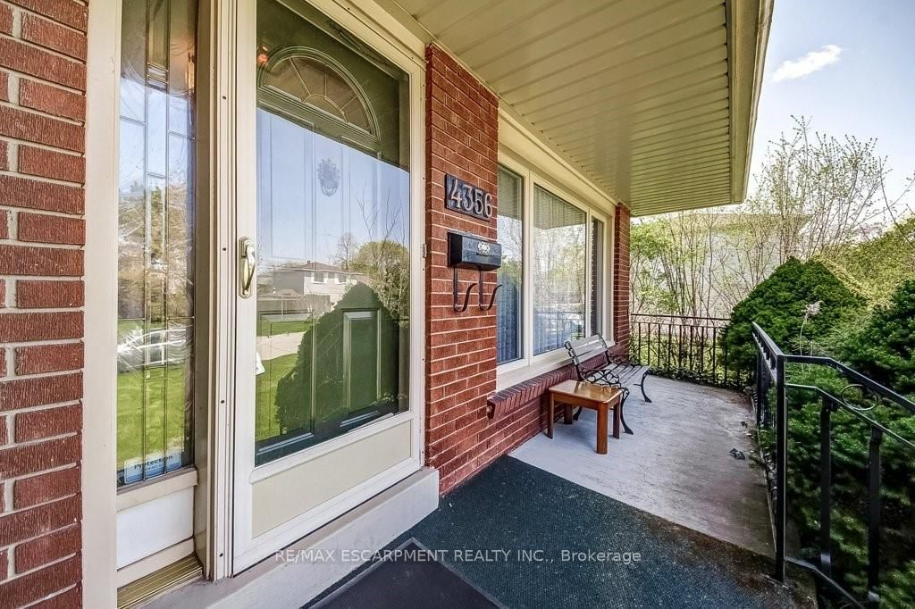 4356 Dublin Crescent • Burlington, ON photo 6