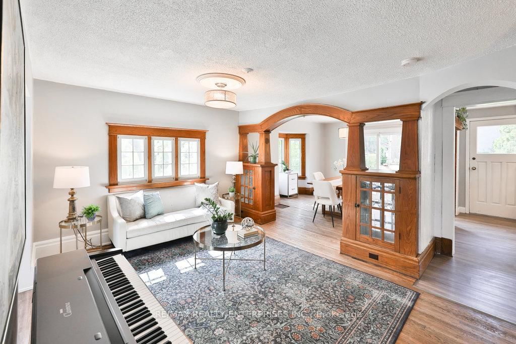 44 Mississauga Road N - Photo 4