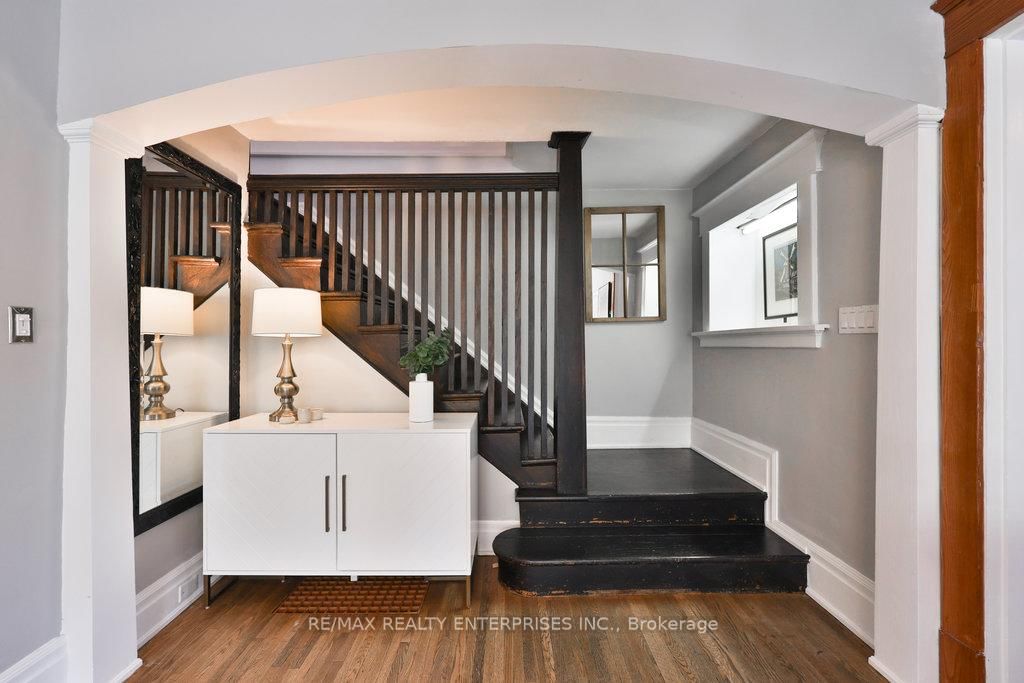 44 Mississauga Road N - Photo 8