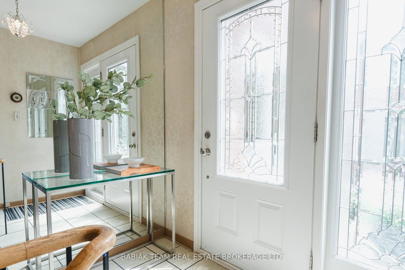 7 Innisfree Crt, Toronto, M6S 3N7 | Image 3