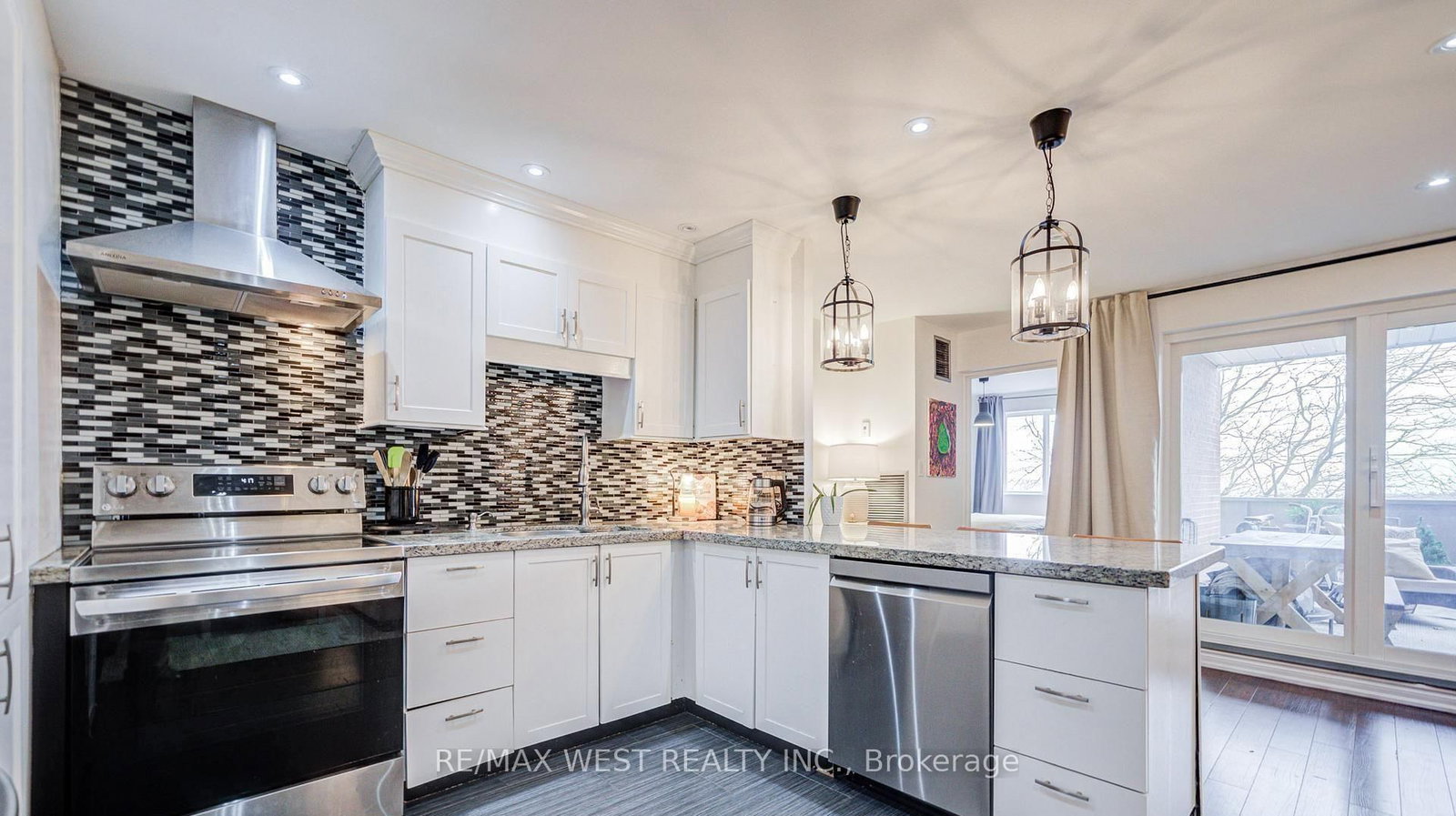 3025 The Credit Woodlands Drive, Unit 320 - Photo 11