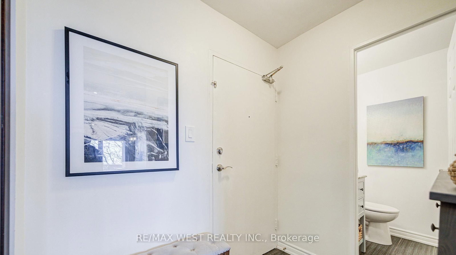 3025 The Credit Woodlands Drive, Unit 320 - Photo 4