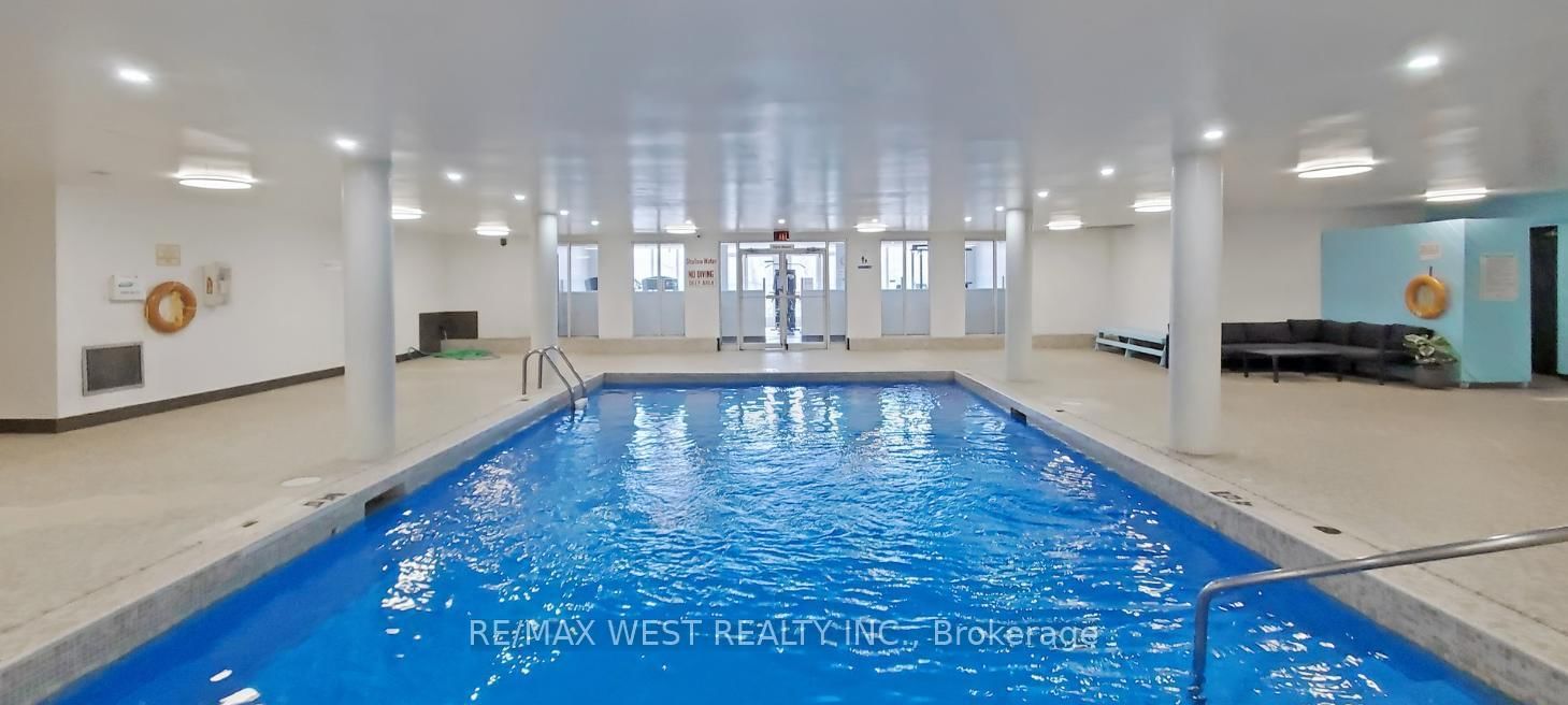 3025 The Credit Woodlands Drive, Unit 320 - Photo 40