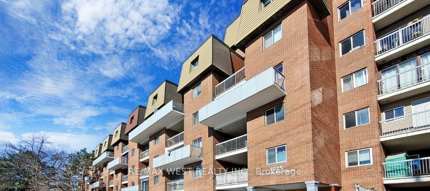 3025 The Credit Woodlands Drive, Unit 320 - Photo 42