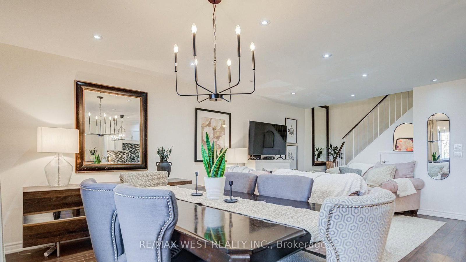 3025 The Credit Woodlands Drive, Unit 320 - Photo 6