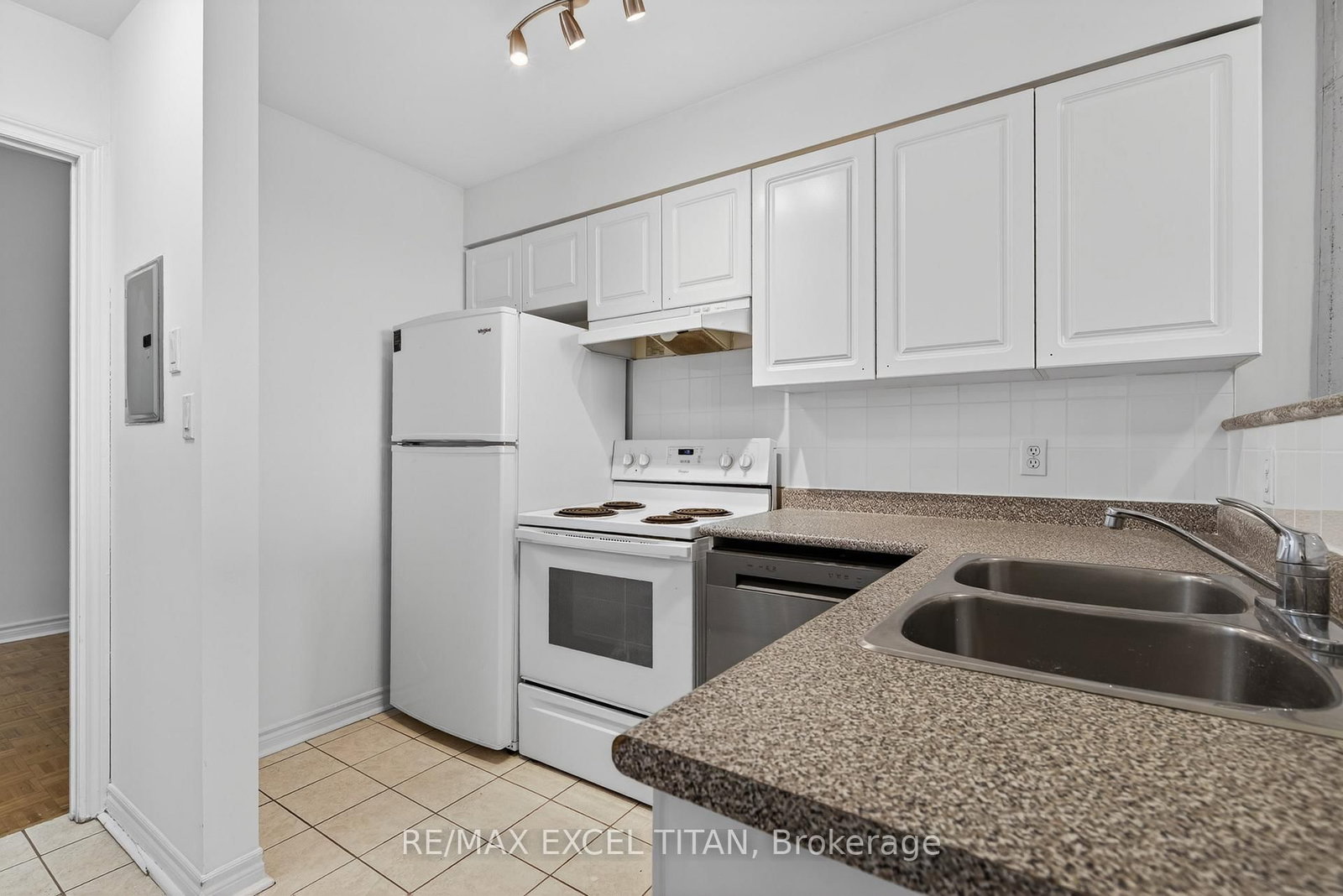 1401 Dupont Street, Unit 404 - Photo 20