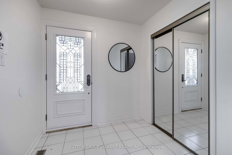 4466 GLADEBROOK Cres, Mississauga, L5V 1E4 | Image 3