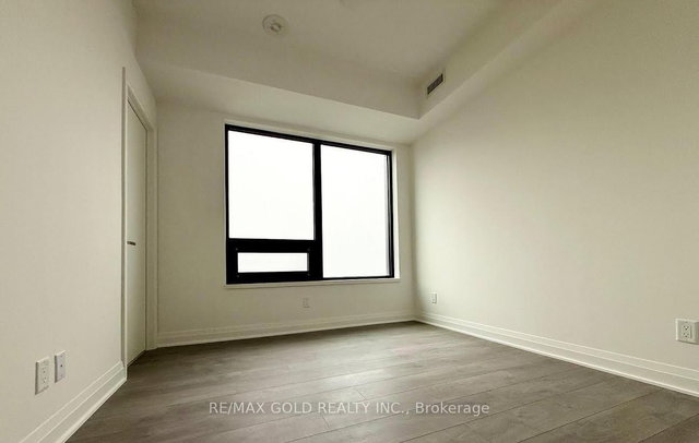 4806 - 4015 the exchange Street