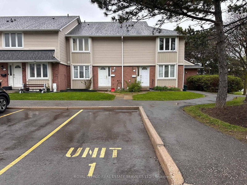 home for lease on 2079 The Collegeway null