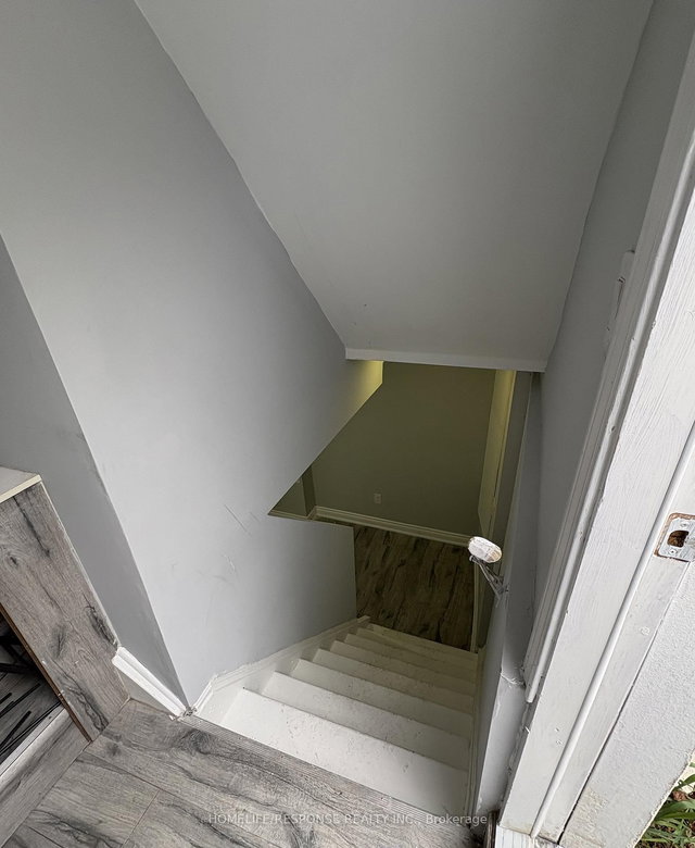 11 Saddlecreek Court