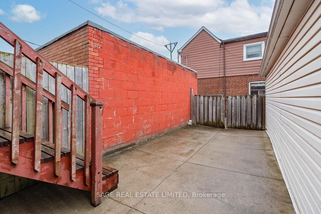 96 Silverthorn Avenue - Photo 40