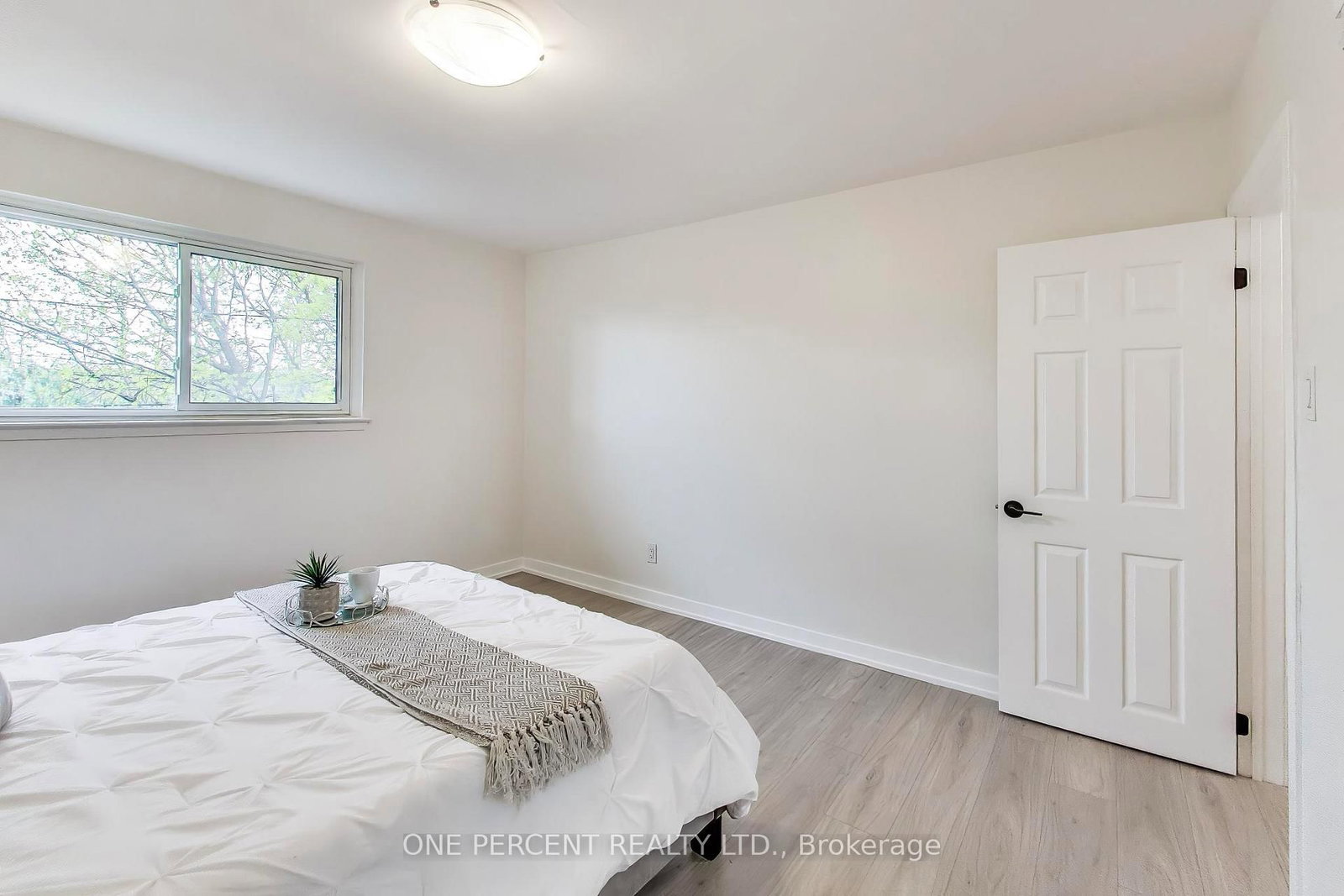 1270 Pallatine Drive • Oakville, ON photo 17
