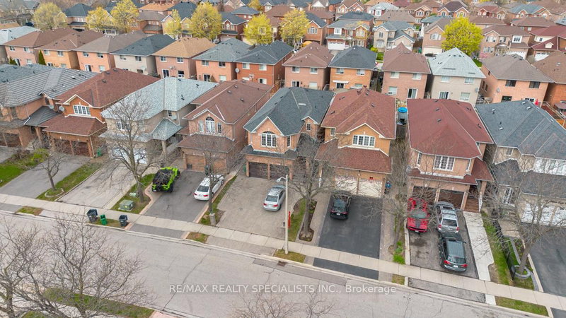 25 Golden Eagle Rd, Brampton, Ontario