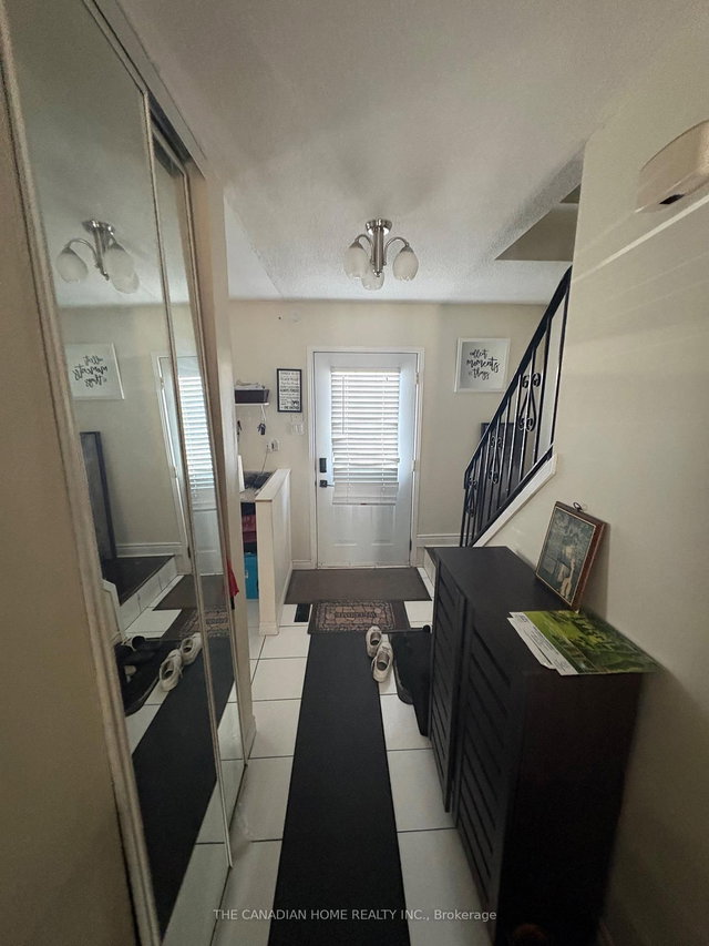 45 Hansen Road E