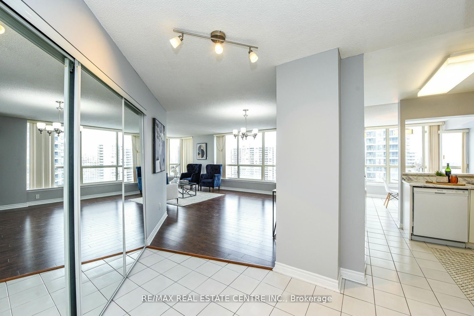 55 Elm Drive, Unit 1805 - Photo 2