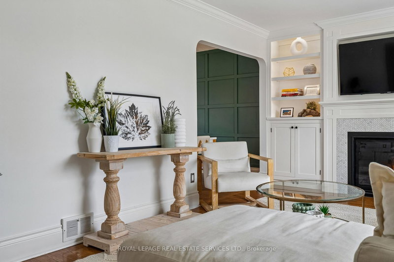 196 Berry Rd, Toronto, M8Y 1W8 | Image 3