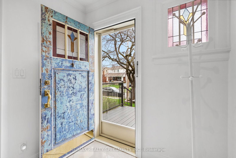 18 Dartmouth Cres, Toronto, M8V 1X1 | Image 2