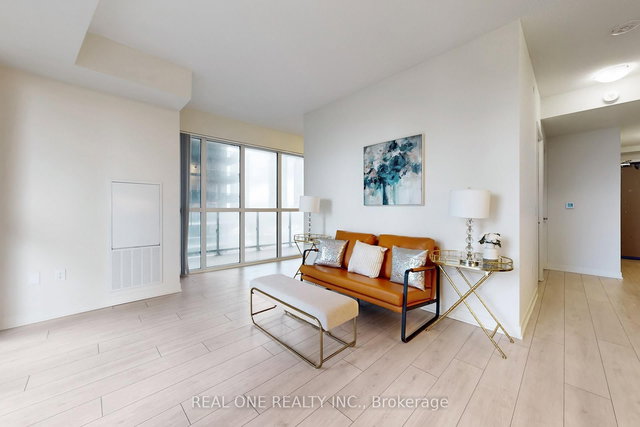 1005 - 38 Annie Craig Drive