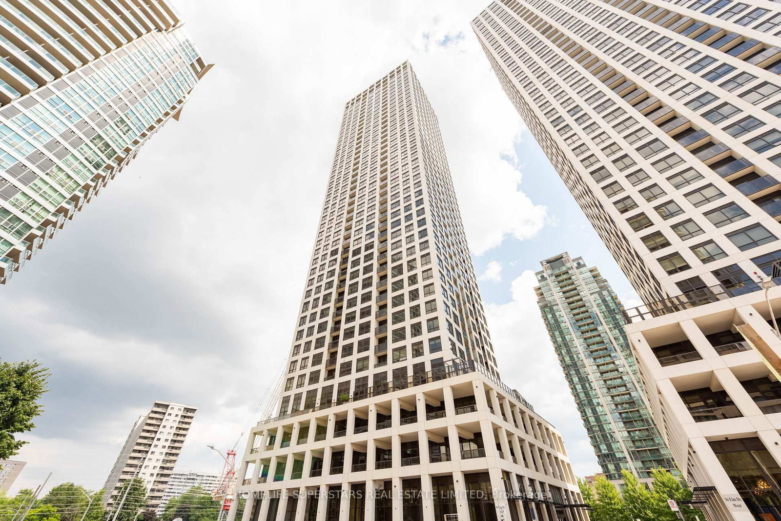 30 Elm Drive W, Unit 2905