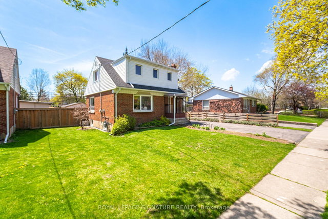 18 Erlesmere Avenue