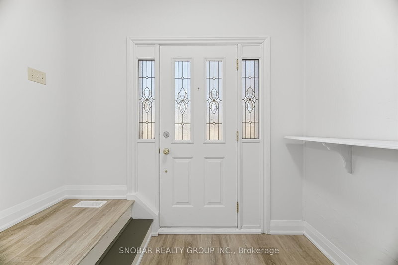 3422 Credit Heights Dr, Mississauga, L5C 2L9 | Image 3