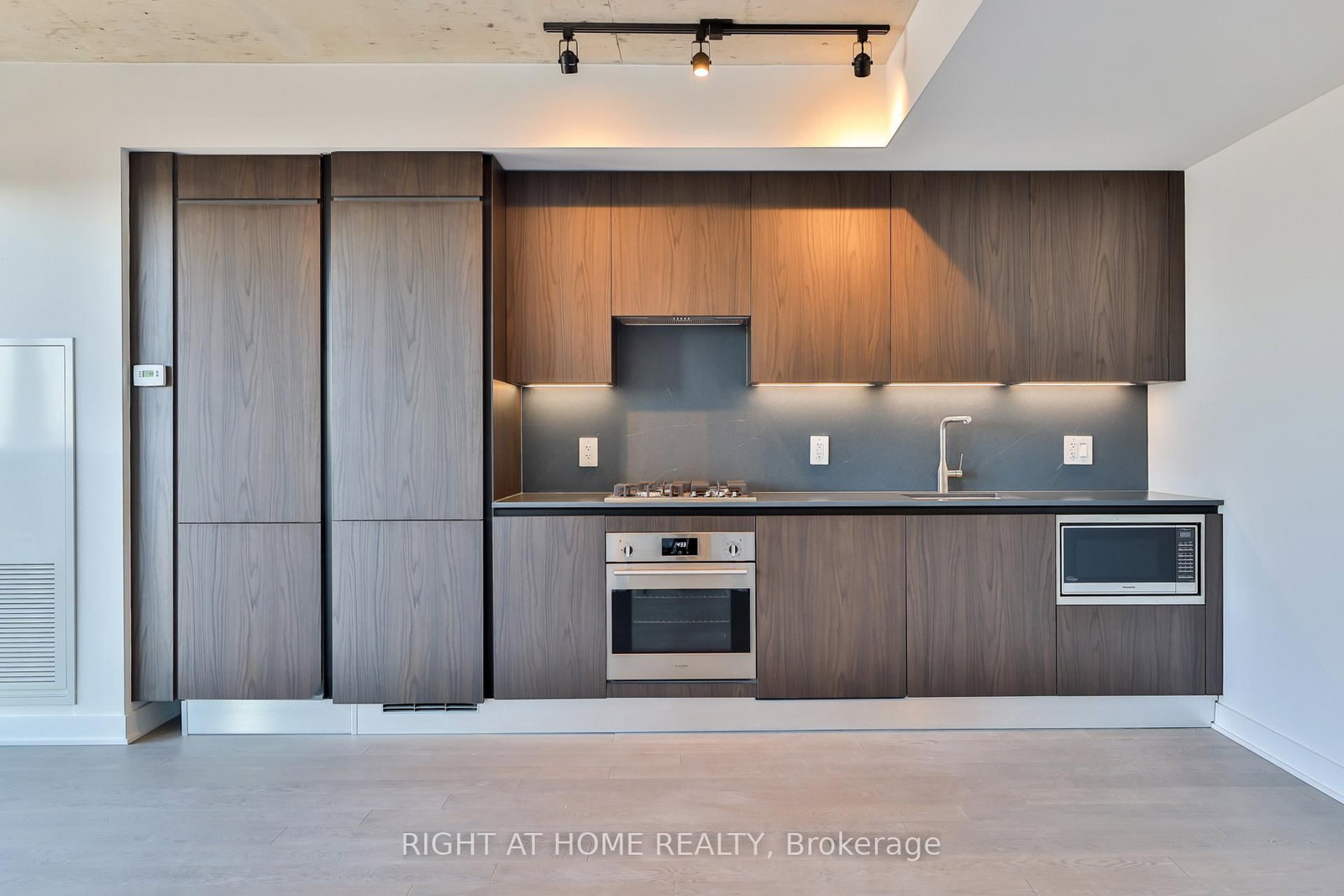 2720 Dundas Street W, Unit 509 - Photo 3