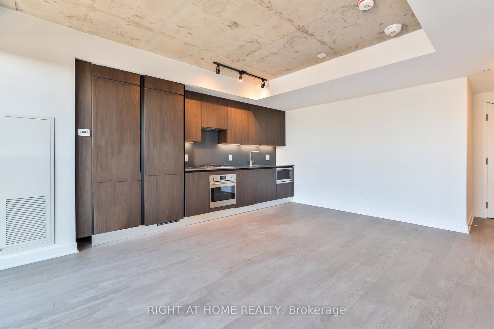2720 Dundas Street W, Unit 509 - Photo 4
