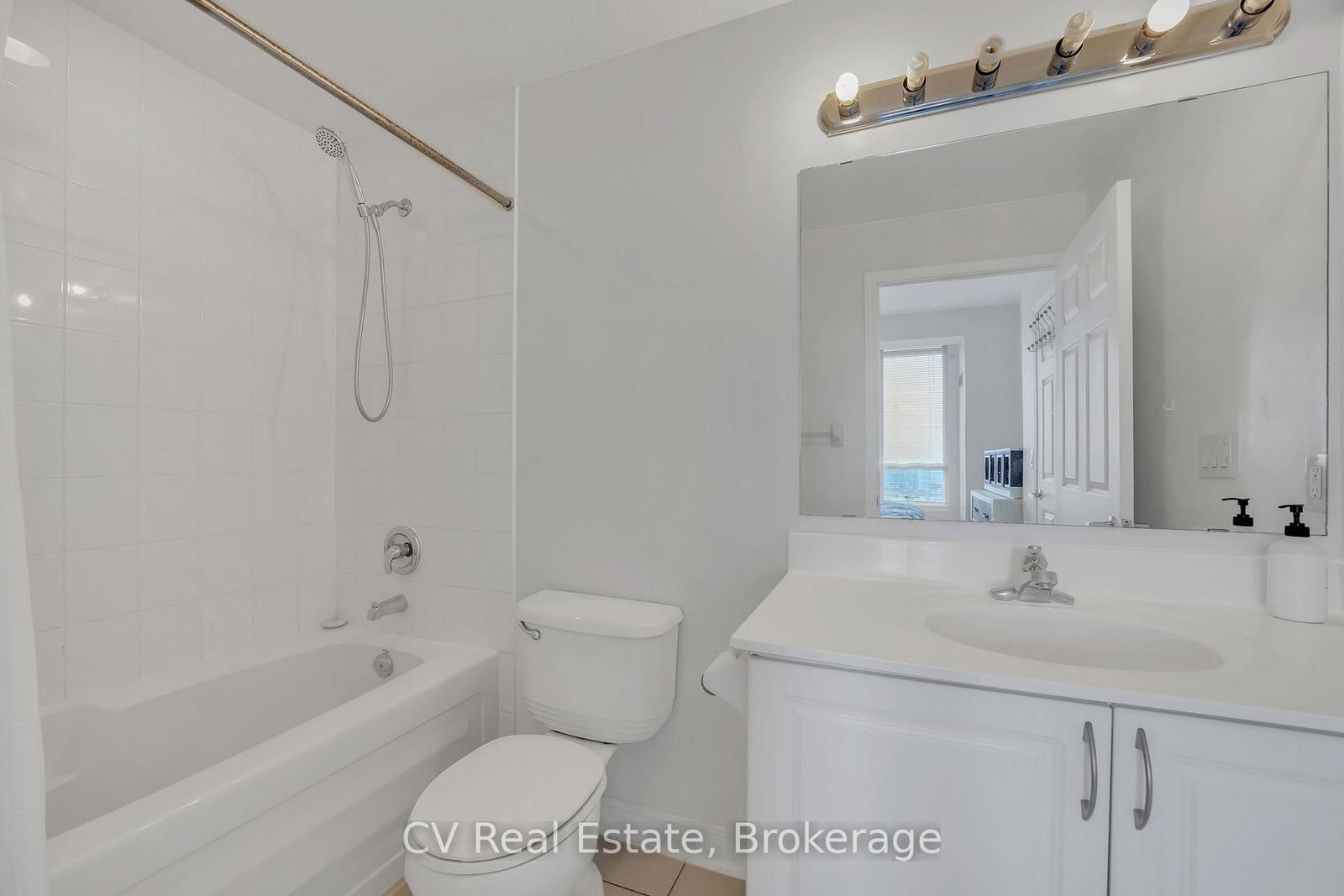 388 Prince of Wales Drive, Unit 2811 - Photo 18