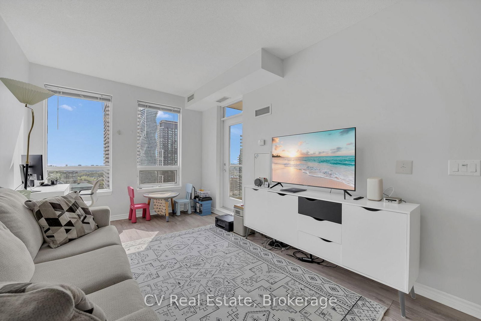 388 Prince of Wales Drive, Unit 2811 - Photo 3