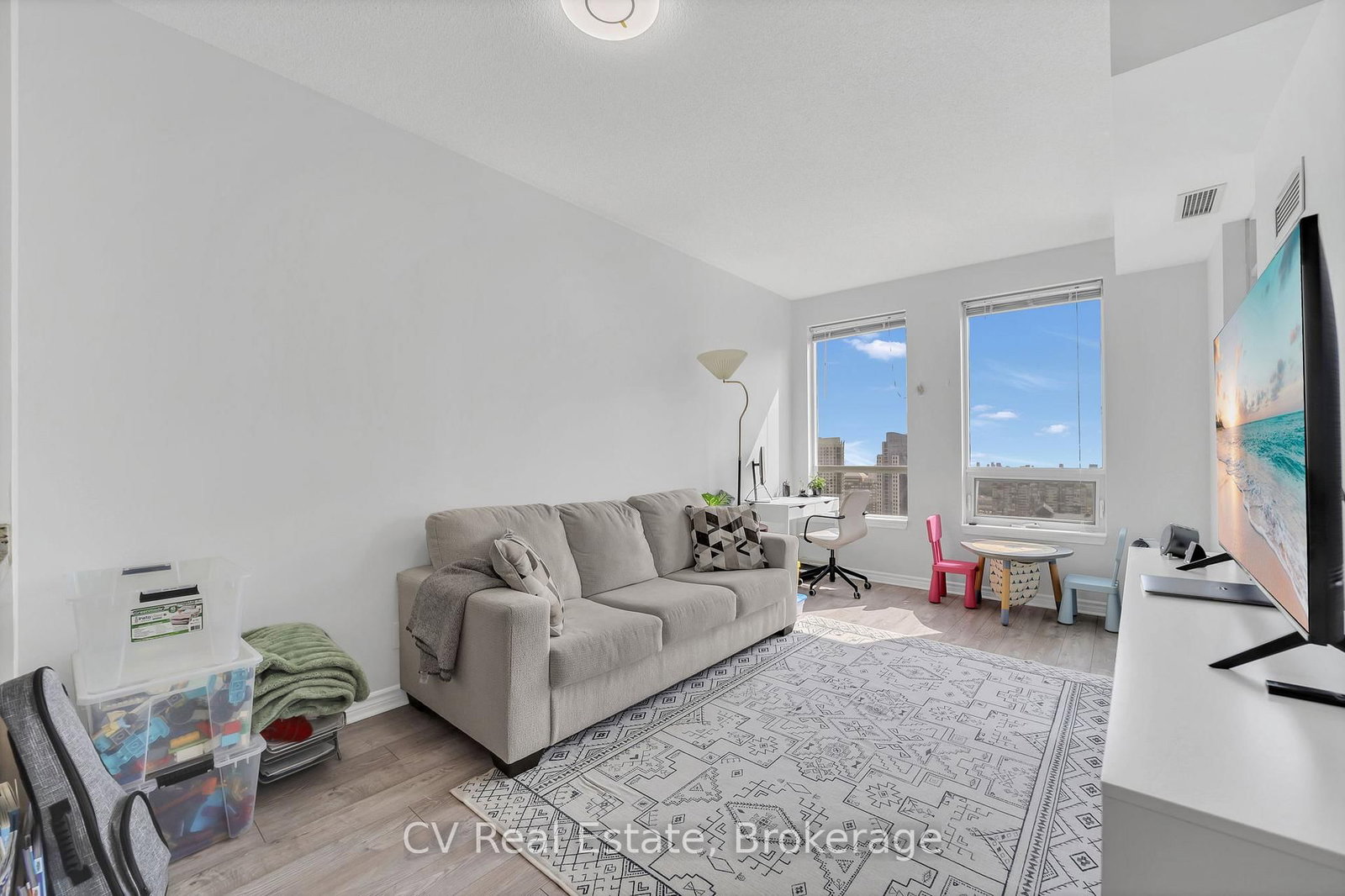 388 Prince of Wales Drive, Unit 2811 - Photo 4