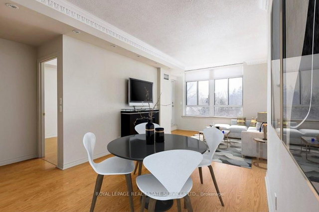 305 - 935 Royal York Road