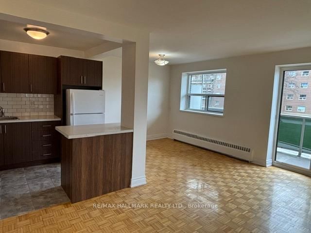 2-201 - 515 North Service Road