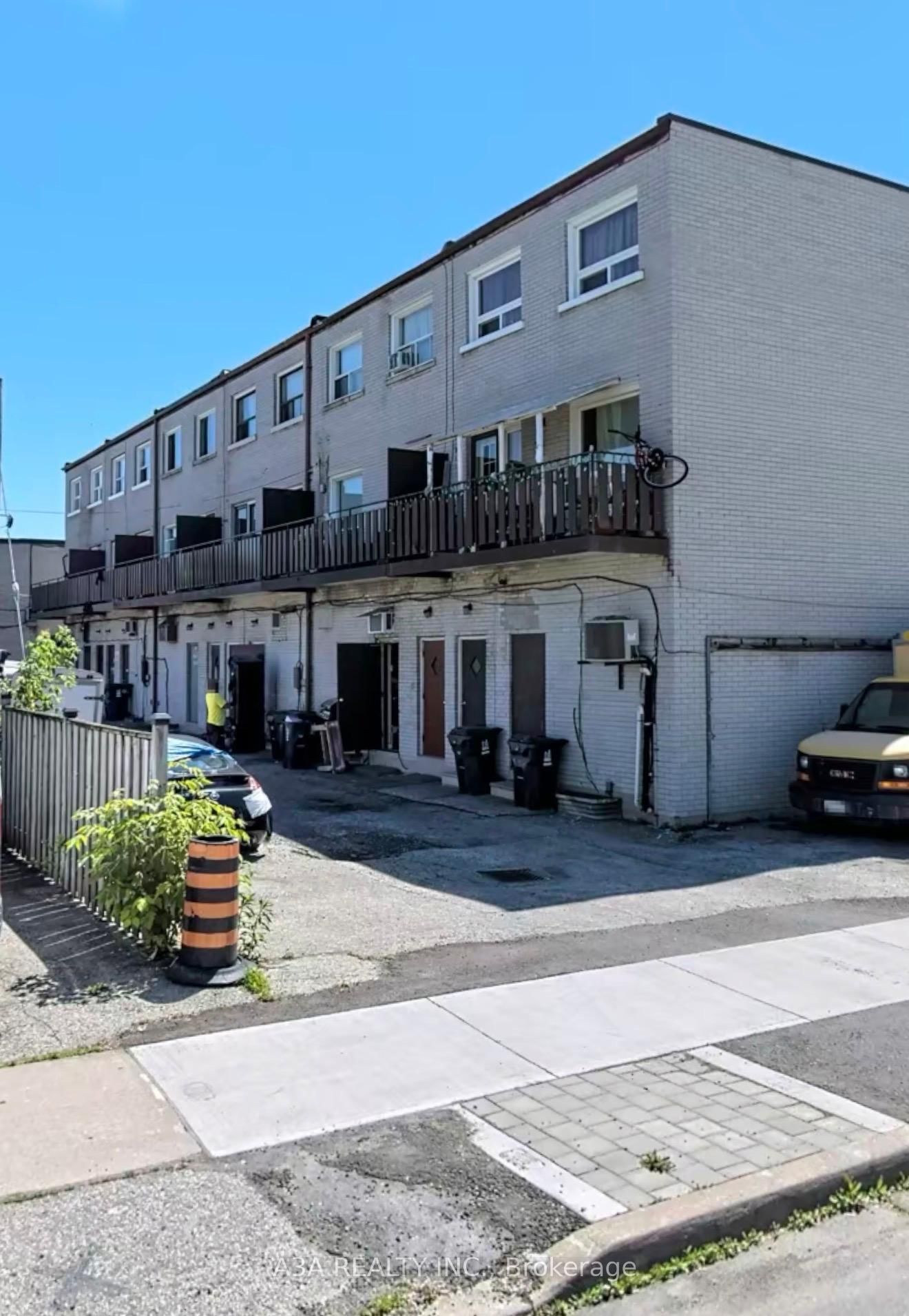 794 Wilson Avenue - Photo 5