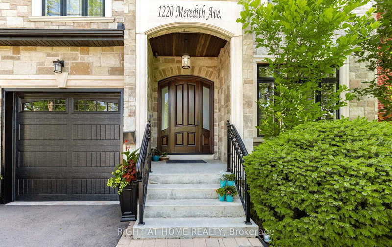 1220 Meredith Ave, Mississauga, L5E 2E3 | Image 2