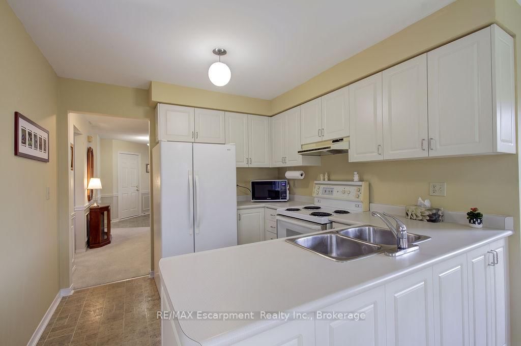 794 Hawkins Crescent - Photo 14