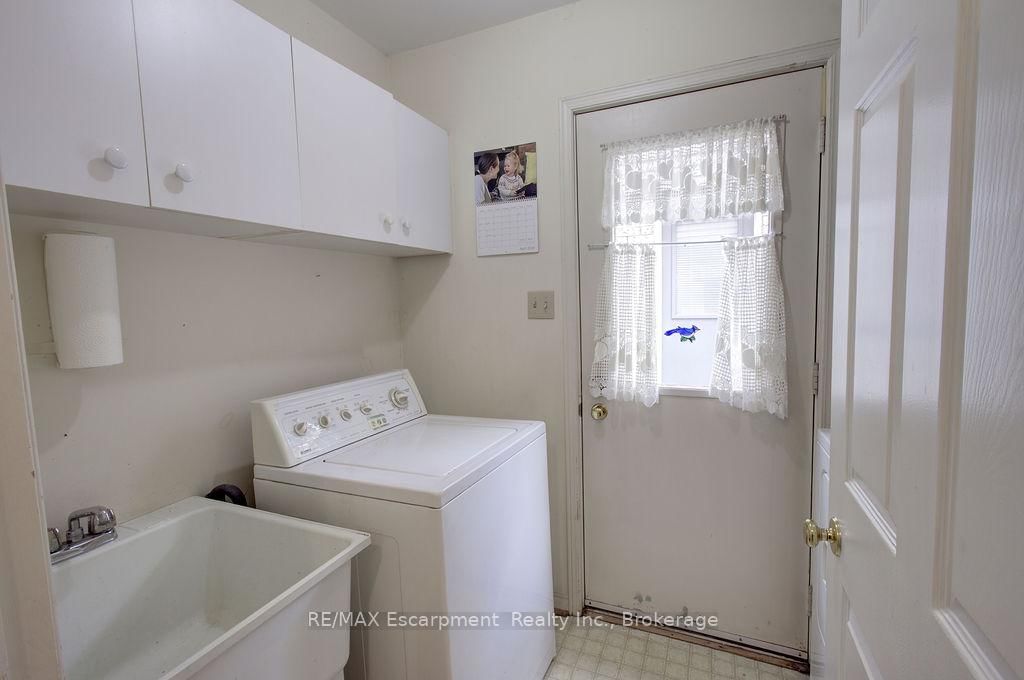 794 Hawkins Crescent - Photo 24