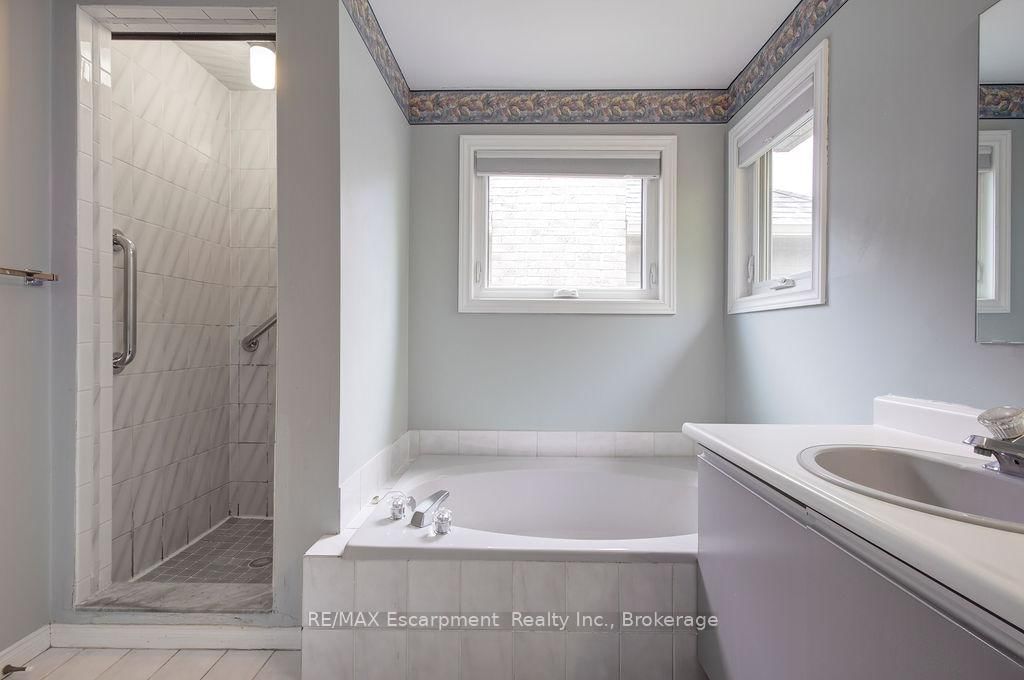 794 Hawkins Crescent - Photo 32