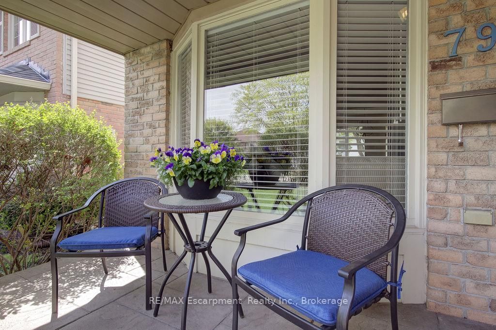 794 Hawkins Crescent - Photo 4