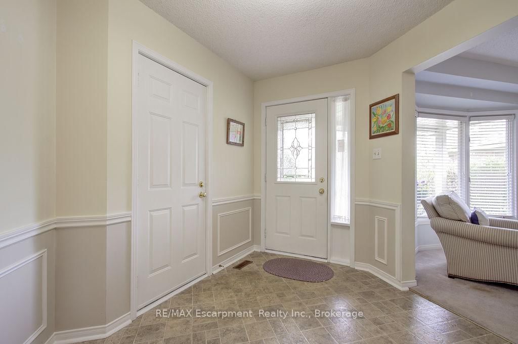 794 Hawkins Crescent - Photo 5